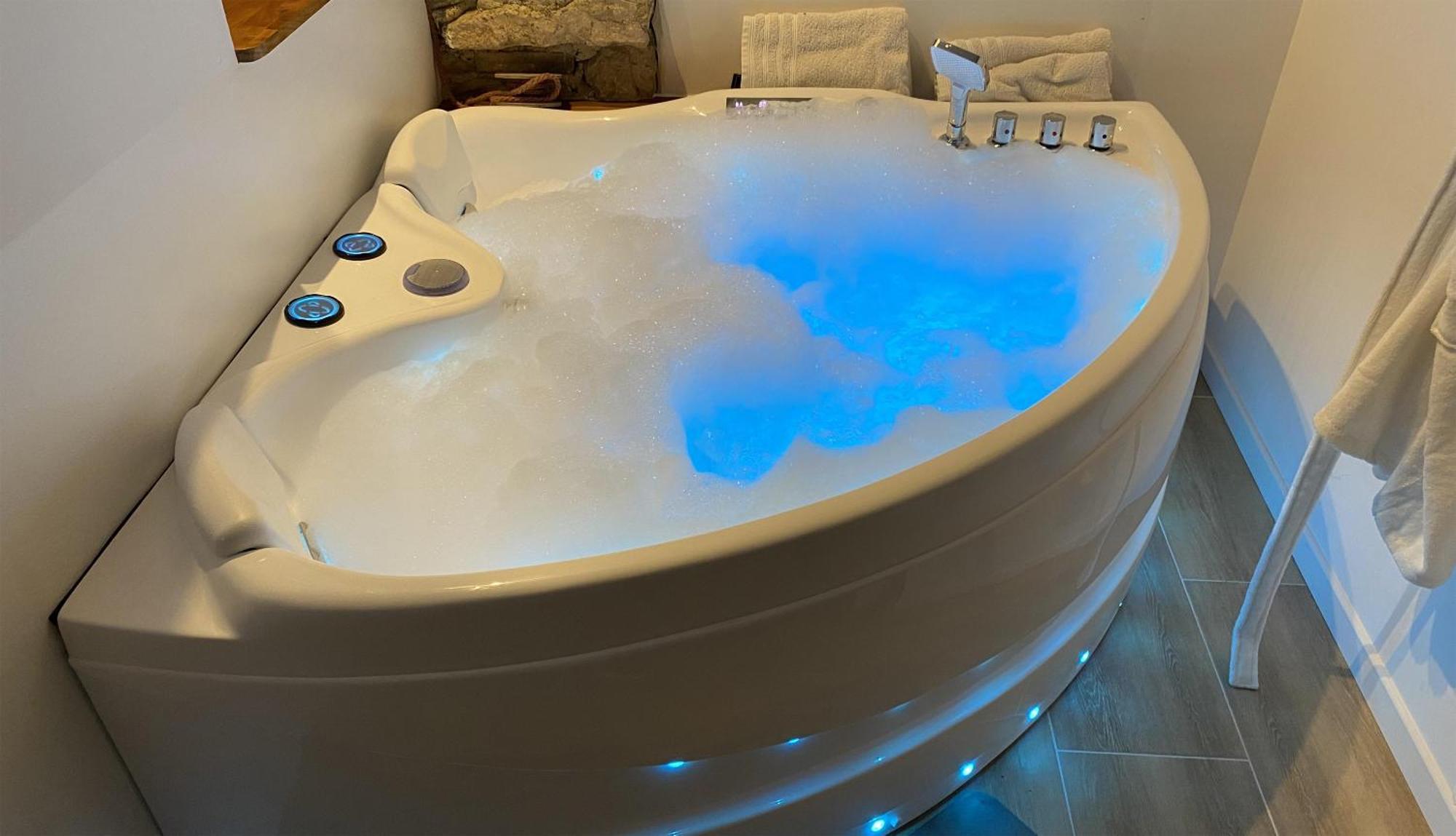 Love Room- Spa- Escale Amoureuse Puygaillard-de-Quercy エクステリア 写真